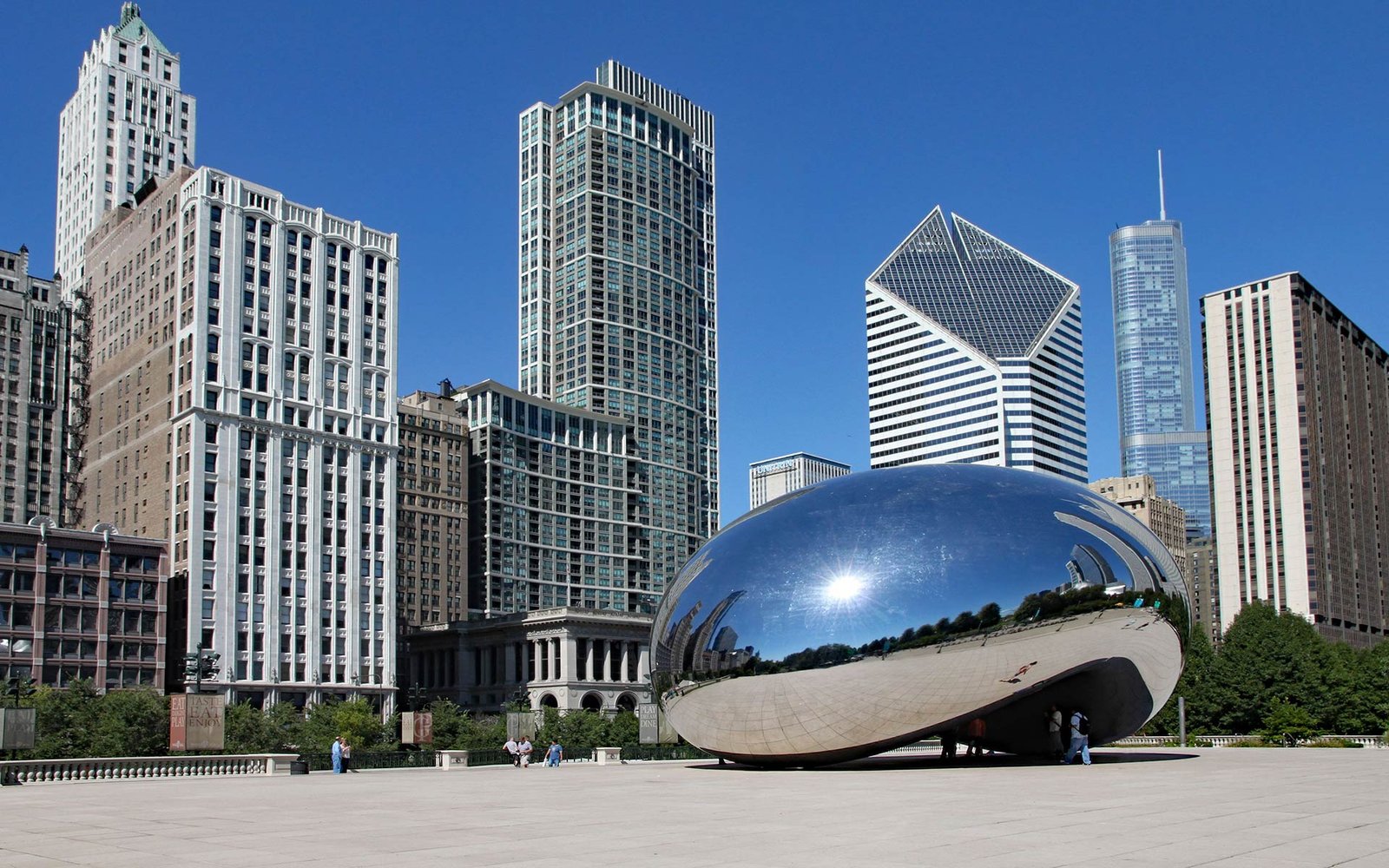 Cloud Gate in Chicago near Midway airport